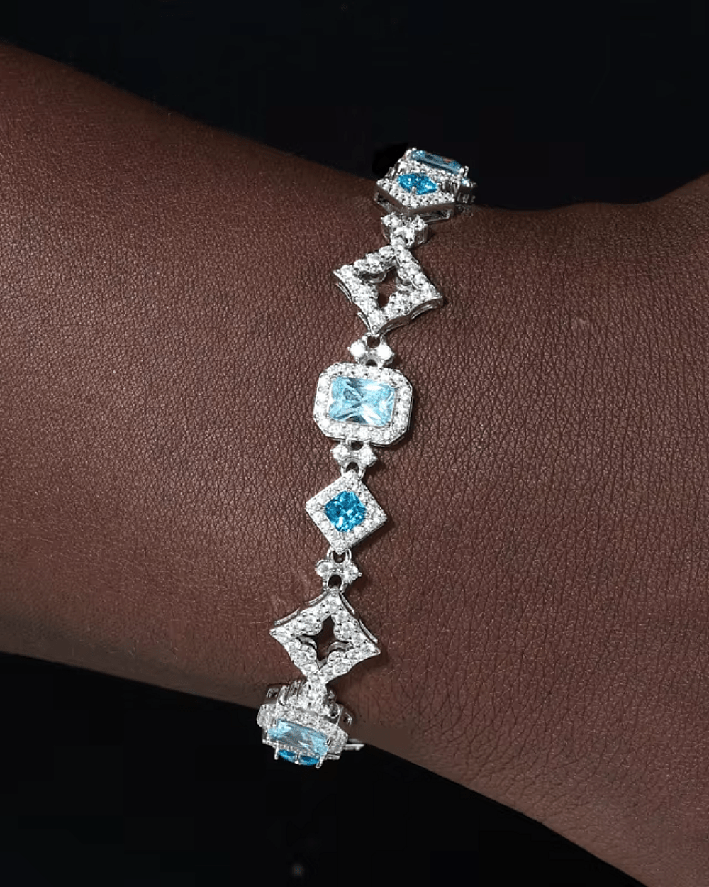 MOISSANITE BLUE FROST BRACELET. - Drippy Amsterdam