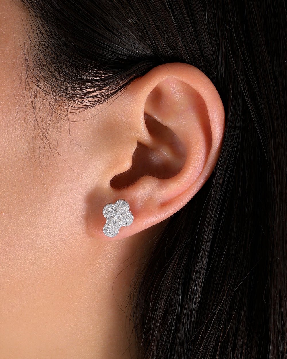 MOISSANITE CLOUD CROSS STUDS. - WHITE GOLD - Drippy Amsterdam