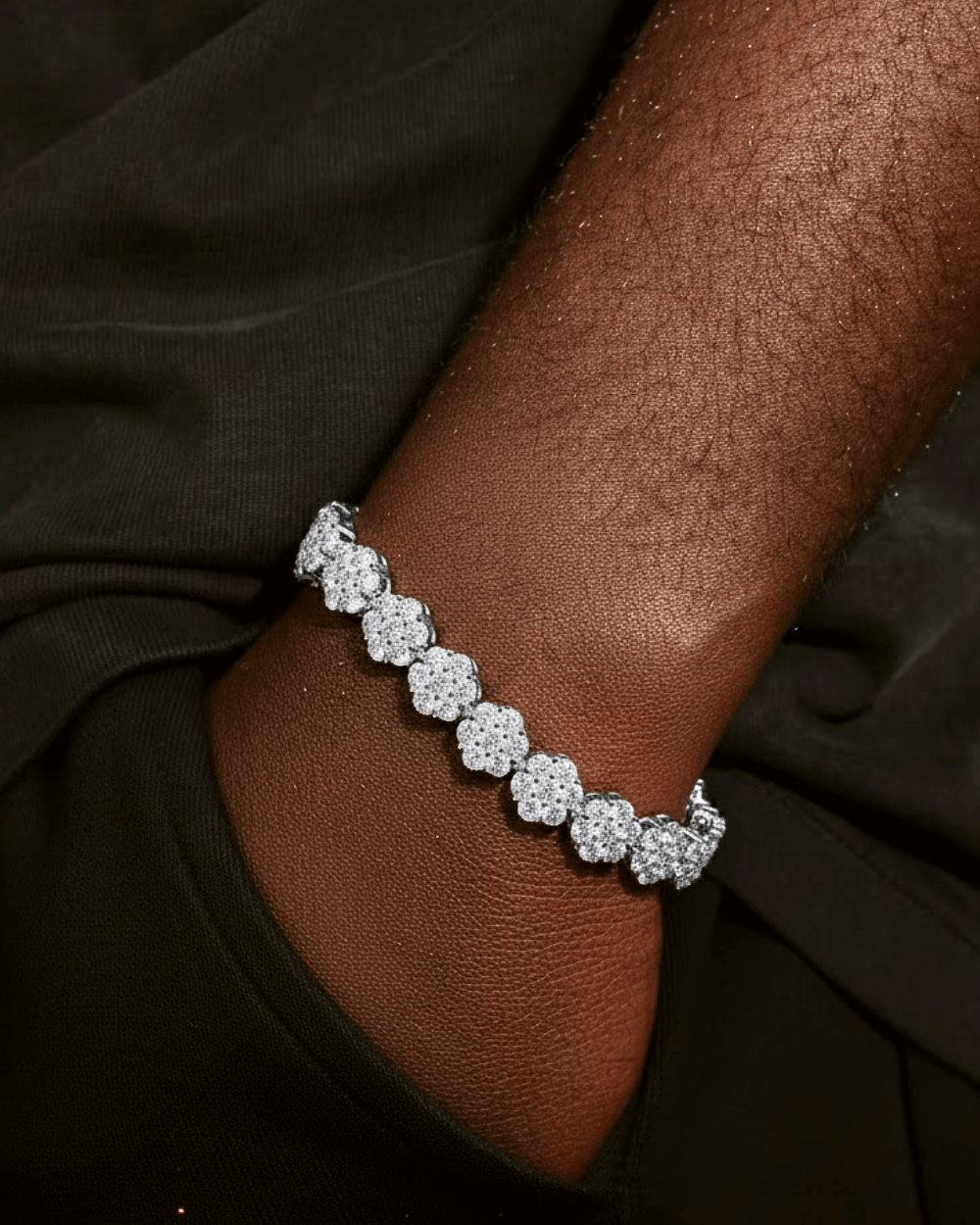 MOISSANITE FLORAL CLUSTER BRACELET. - Drippy Amsterdam
