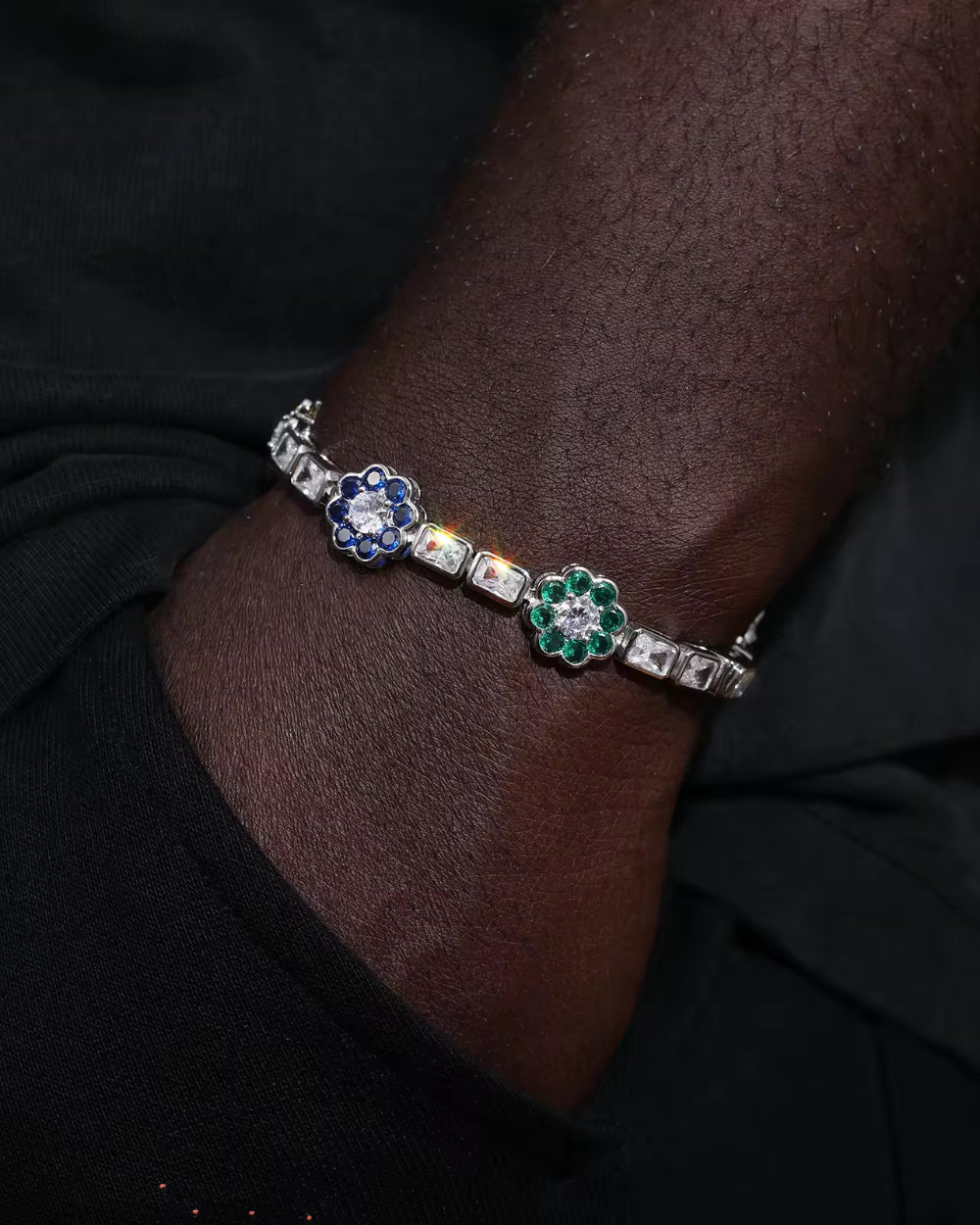 MOISSANITE FLOWER BAGUETTE BRACELET. - WHITE GOLD - Drippy Amsterdam