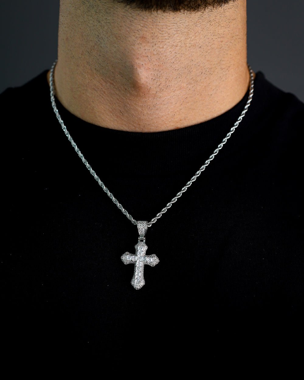FROSTY CROSS PENDANT. - WHITE GOLD - Drippy Amsterdam