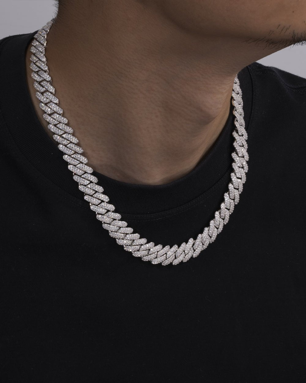 MOISSANITE CUBAN CHAIN. - 14MM WHITE GOLD - Drippy Amsterdam