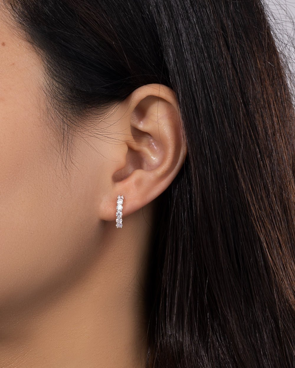 MOISSANITE ETERNITY EARRINGS. - WHITE GOLD - Drippy Amsterdam