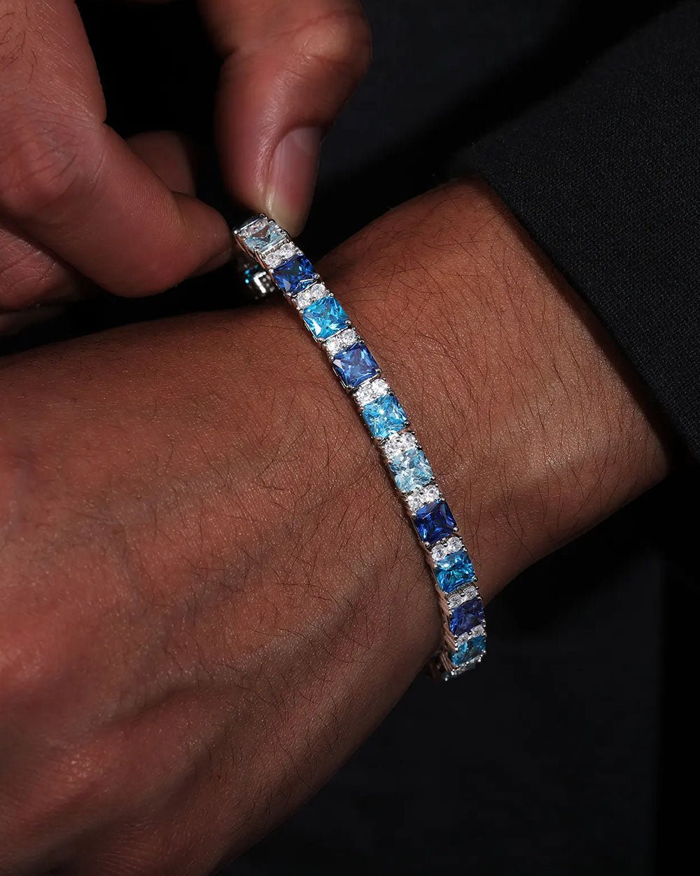 MOISSANITE OCEAN BLUE STONES BRACELET. - WHITE GOLD - Drippy Amsterdam