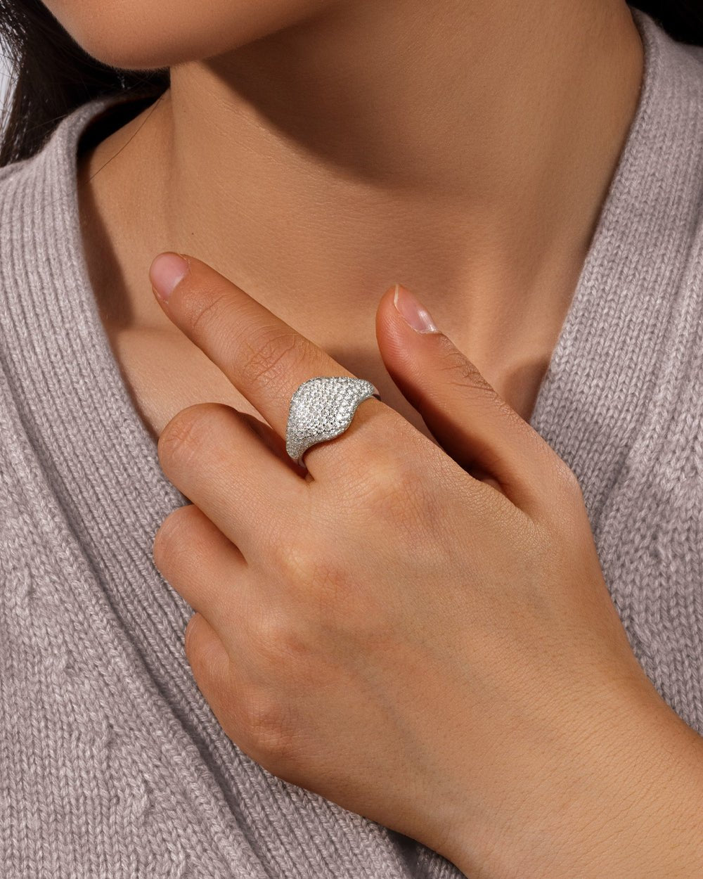 MOISSANITE STATEMENT RING. - WHITE GOLD - Drippy Amsterdam
