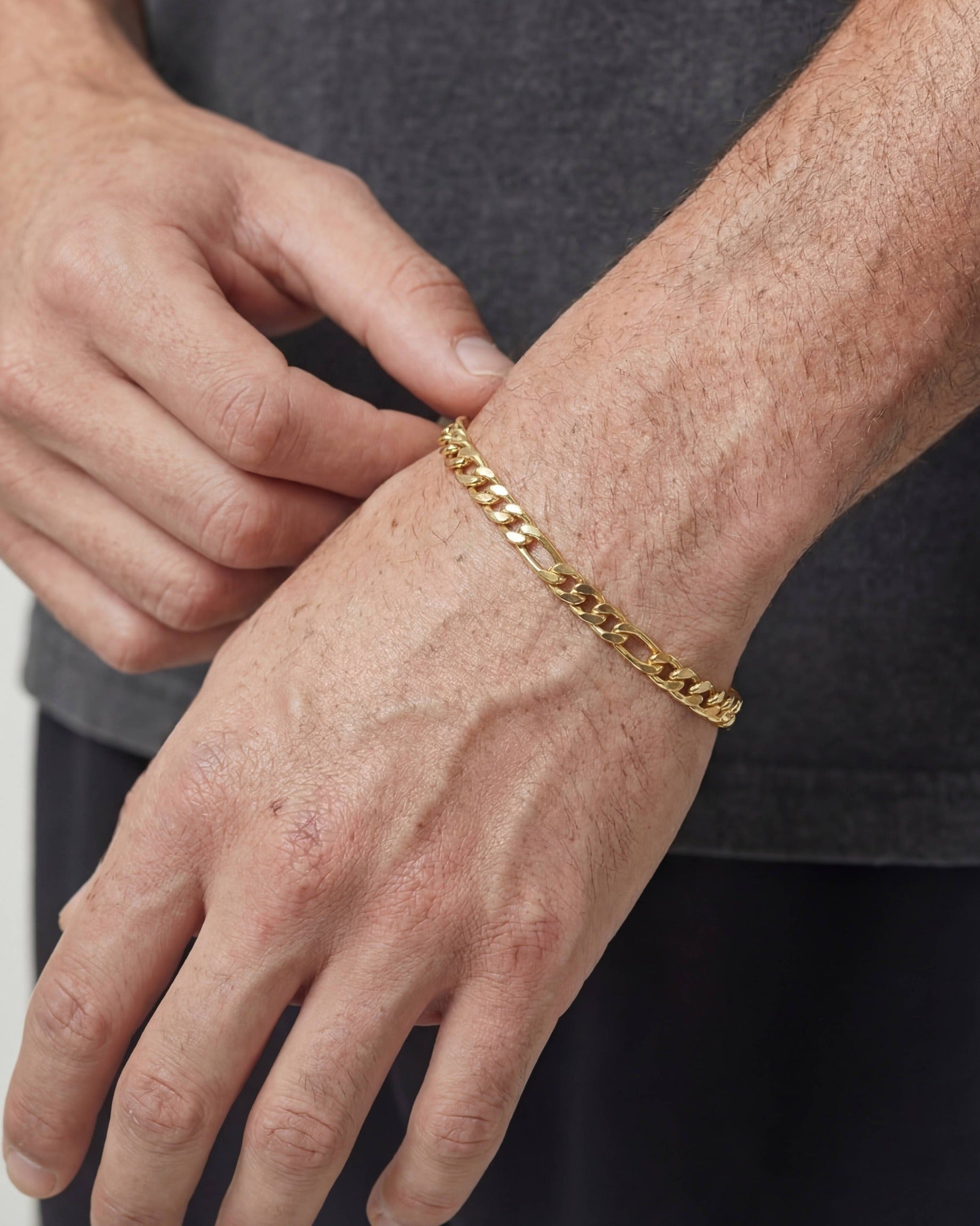 CLEAN FIGARO BRACELET. - 5MM GOLD