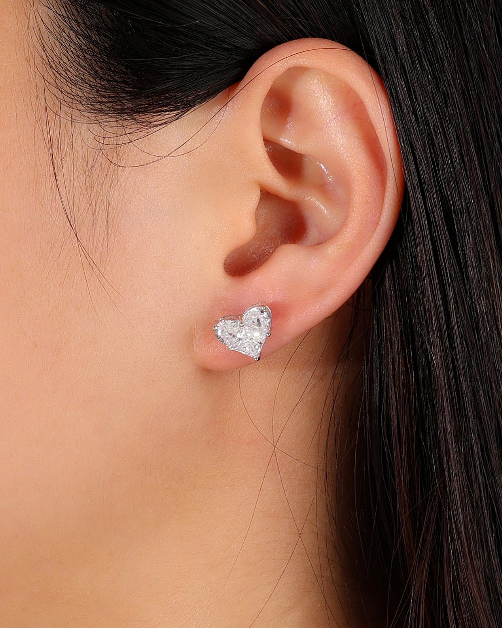 DAZZLING HEART STUDS 925. - WHITE GOLD - Drippy Amsterdam