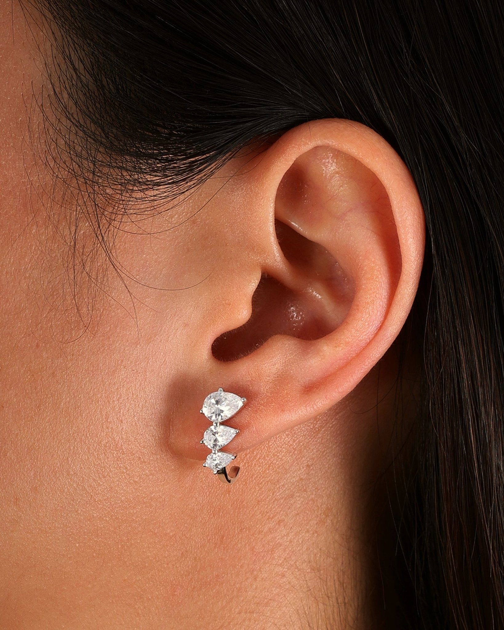 DROP HUGGS EARRINGS. - Drippy Amsterdam
