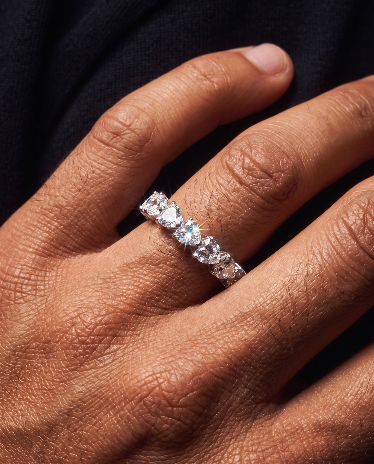 HEART CUT BAND RING. - 925