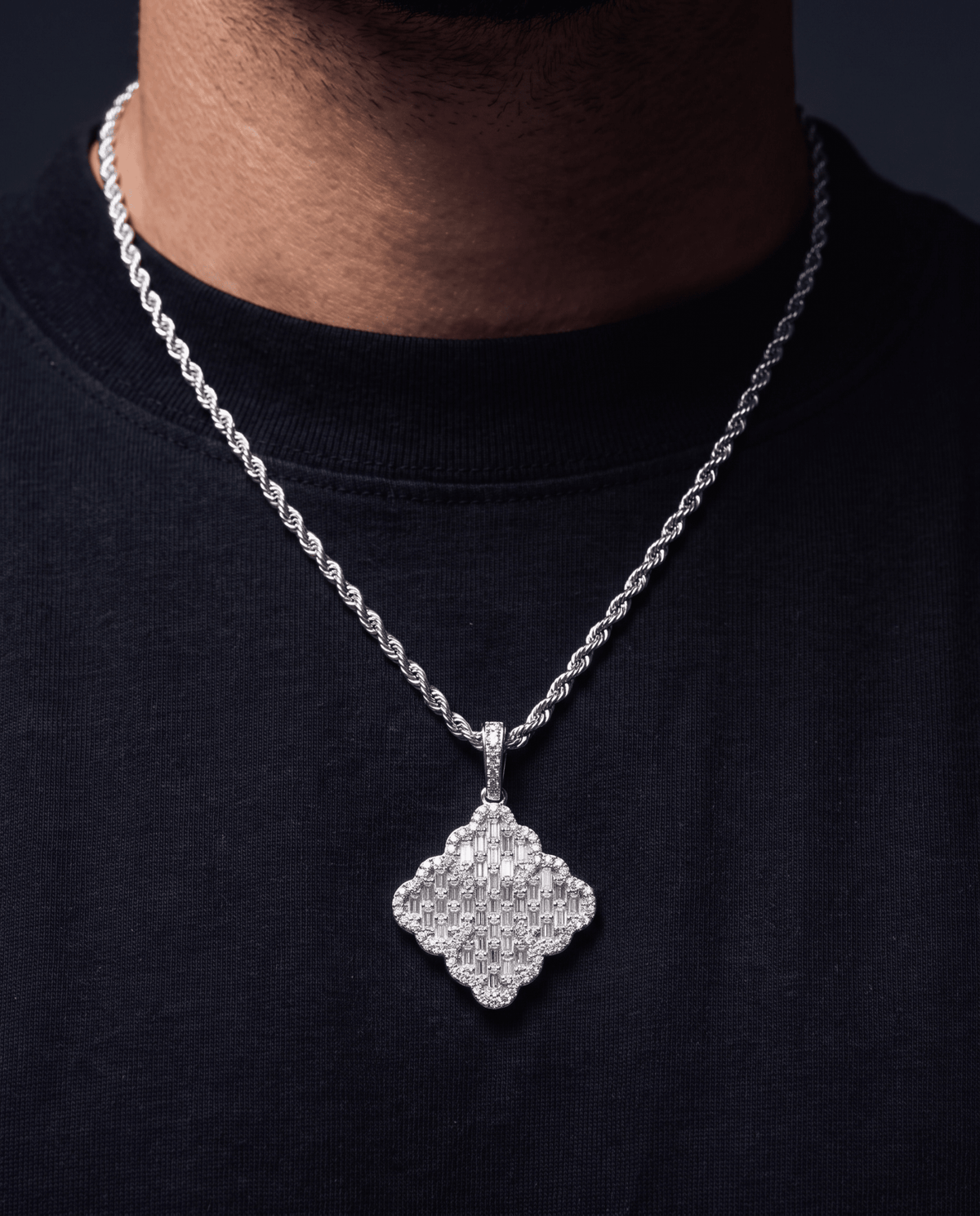 ICED CLOVER PENDANT. - 925 - Drippy Amsterdam