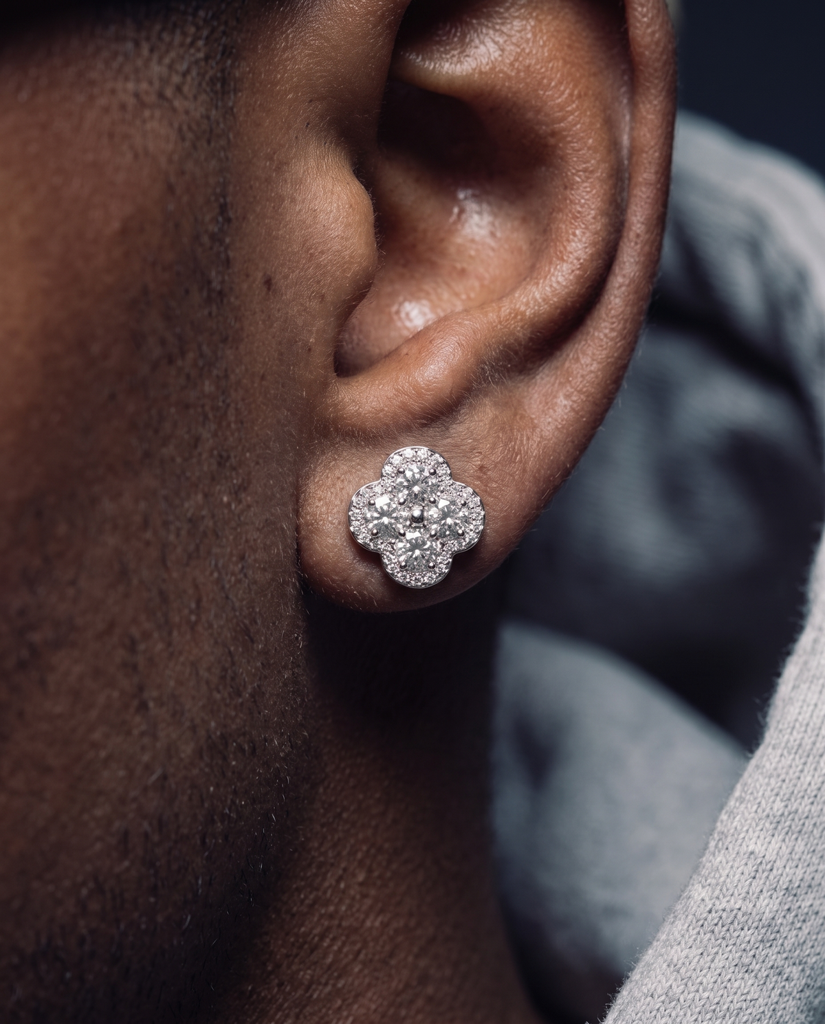 ICED CLOVER STUDS. - 925