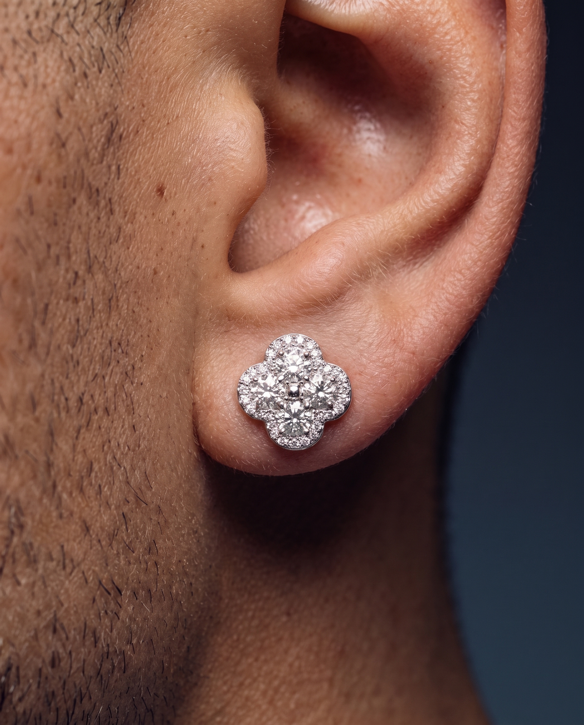 ICED CLOVER STUDS. - 925