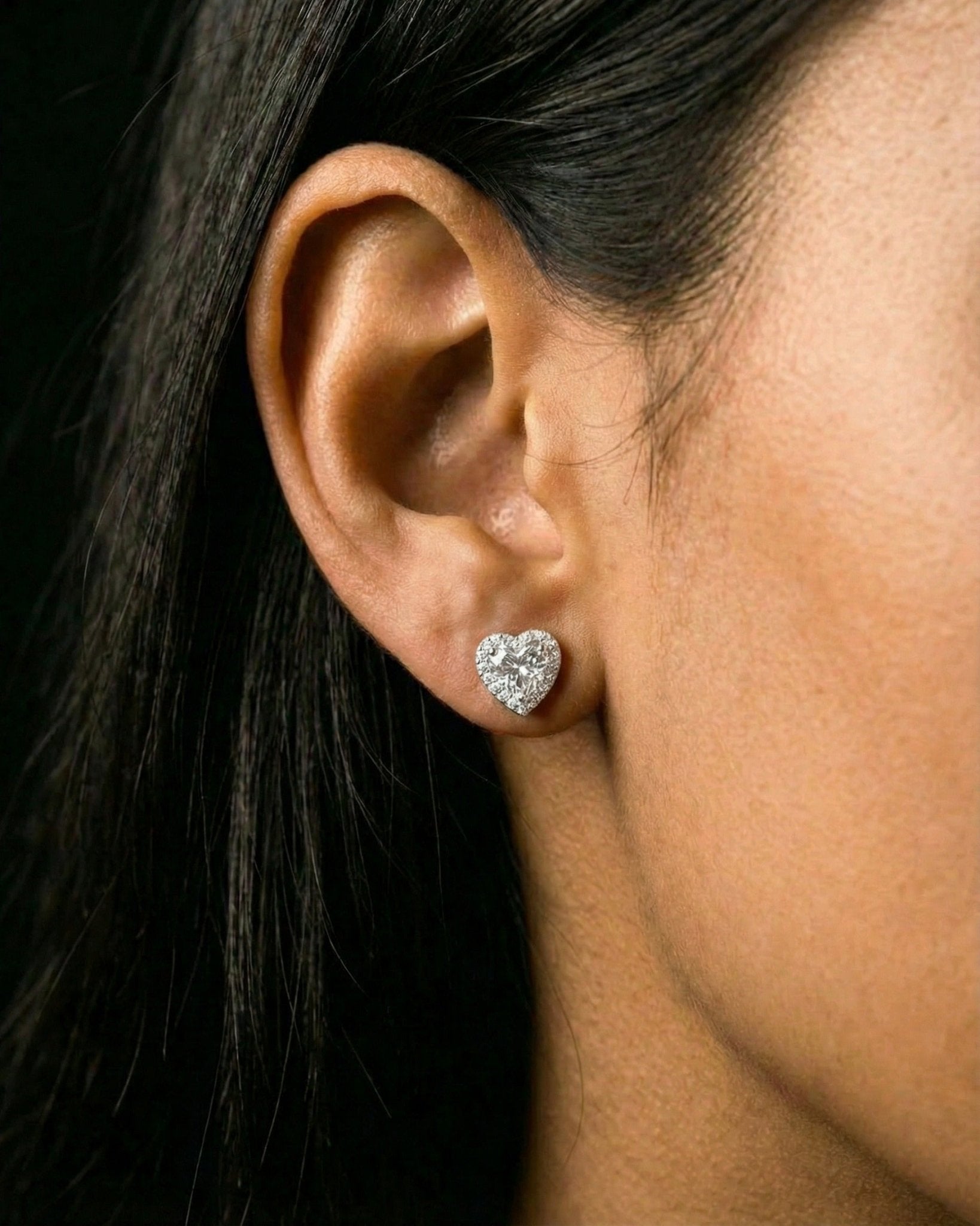 MOISSANITE BIG LOVE STUDS. - Drippy Amsterdam