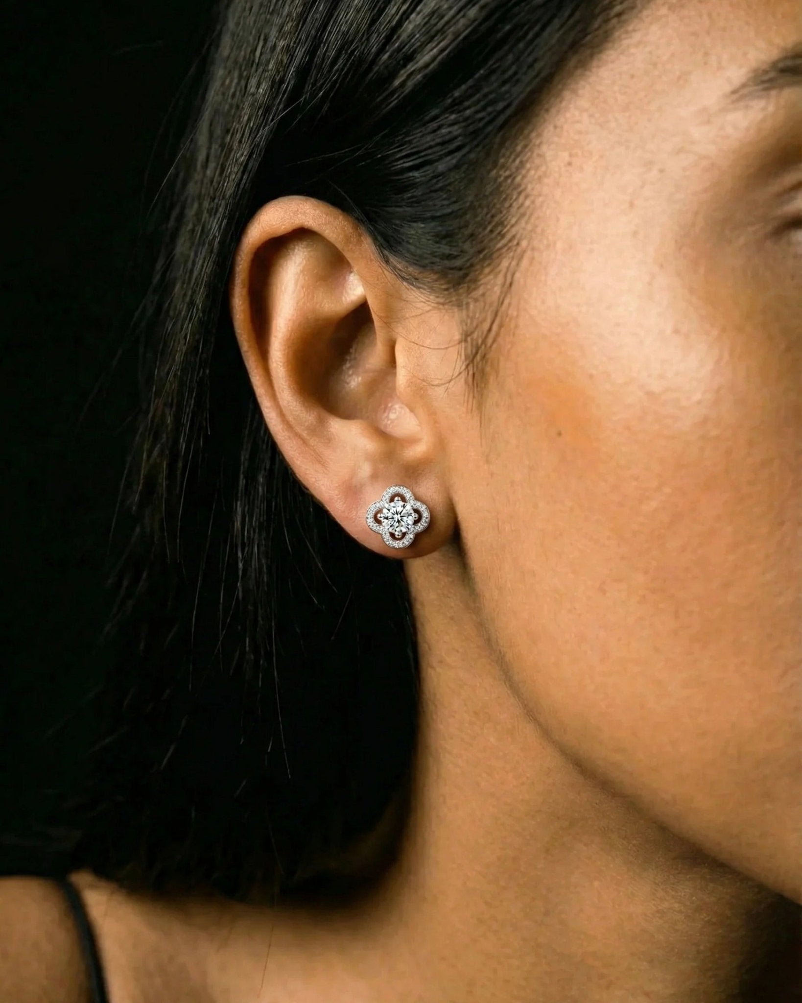 MOISSANITE CLOVER STUDS. - Drippy Amsterdam