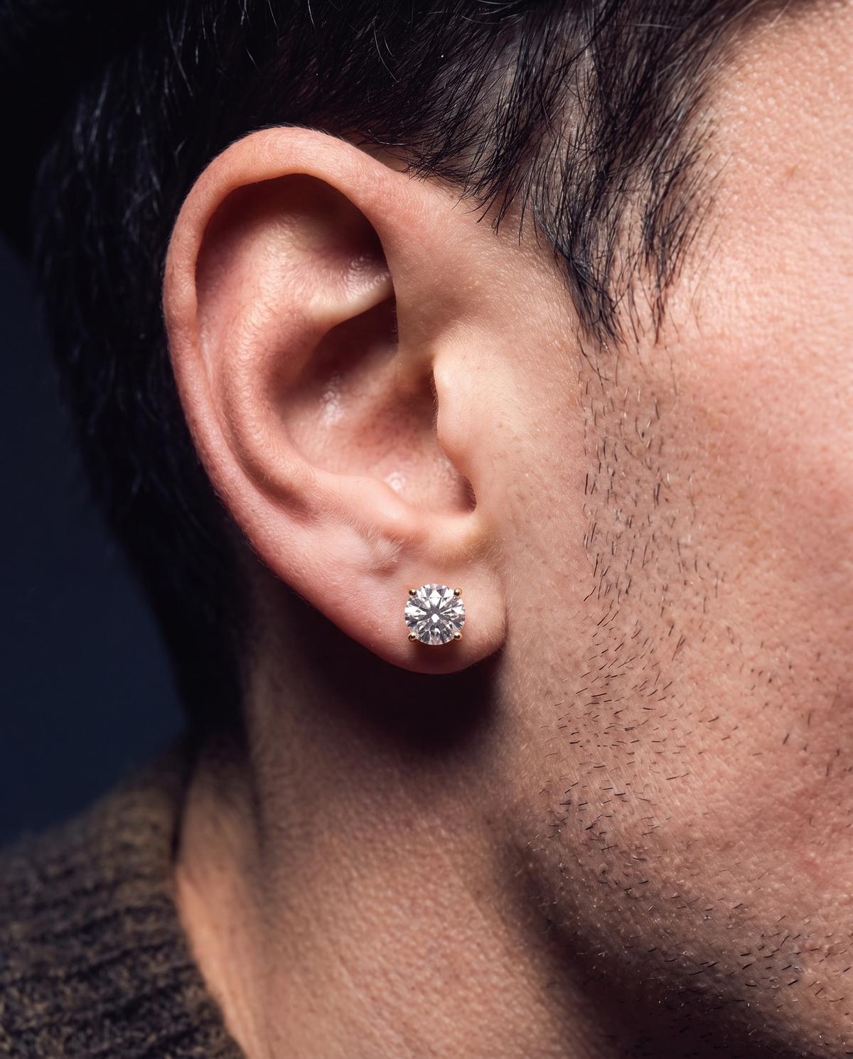 MOISSANITE DIAMOND STUDS. - 5MM GOLD