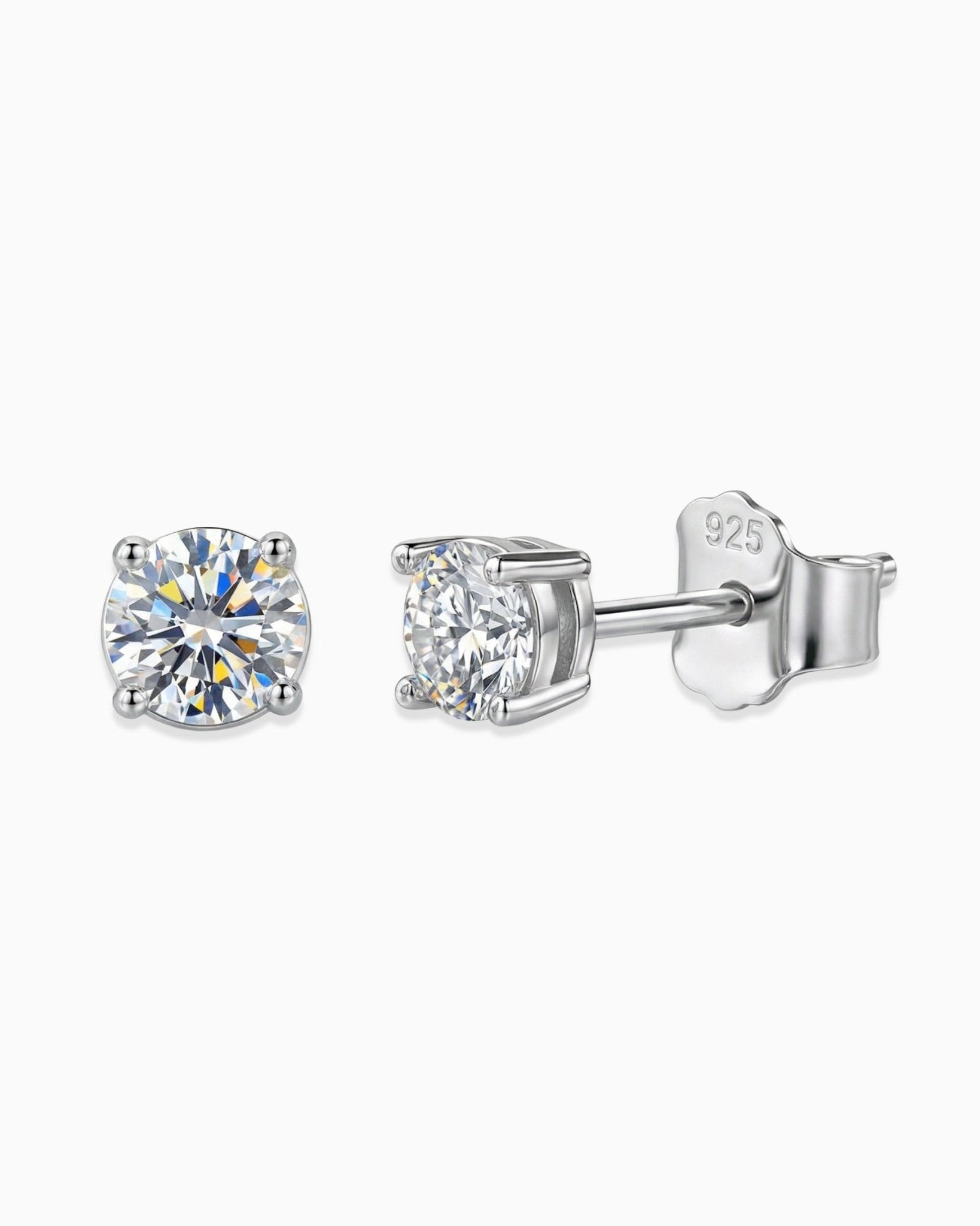 MOISSANITE DIAMOND STUDS. - 5MM - Drippy Amsterdam