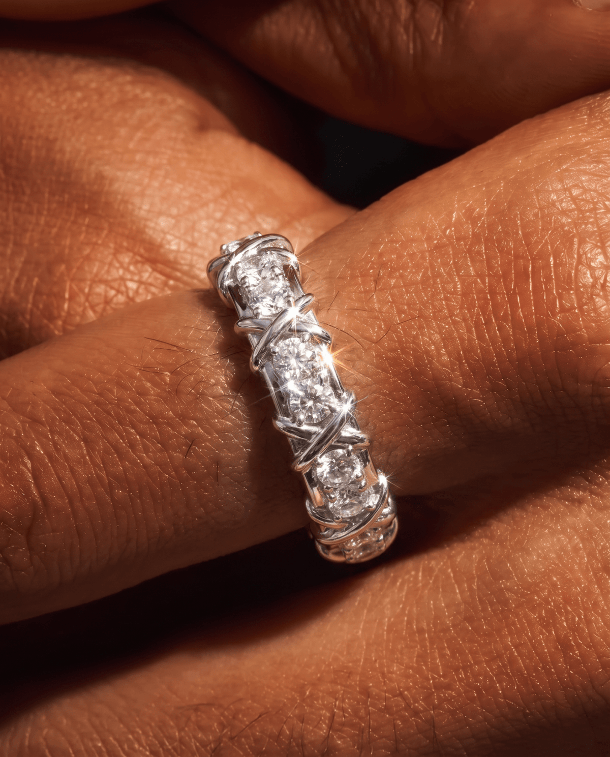 MOISSANITE ETERNITY X RING. - Drippy Amsterdam