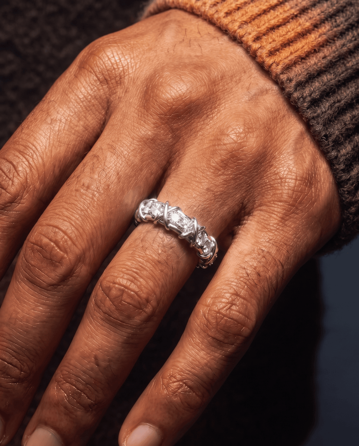 MOISSANITE ETERNITY X RING. - Drippy Amsterdam