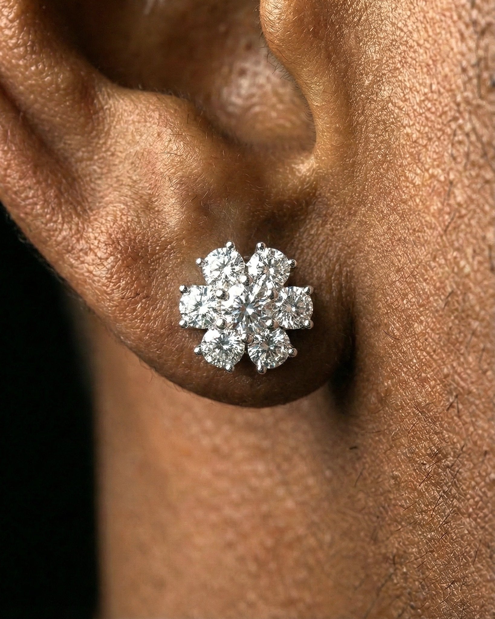 MOISSANITE FLOWER STUDS. - Drippy Amsterdam