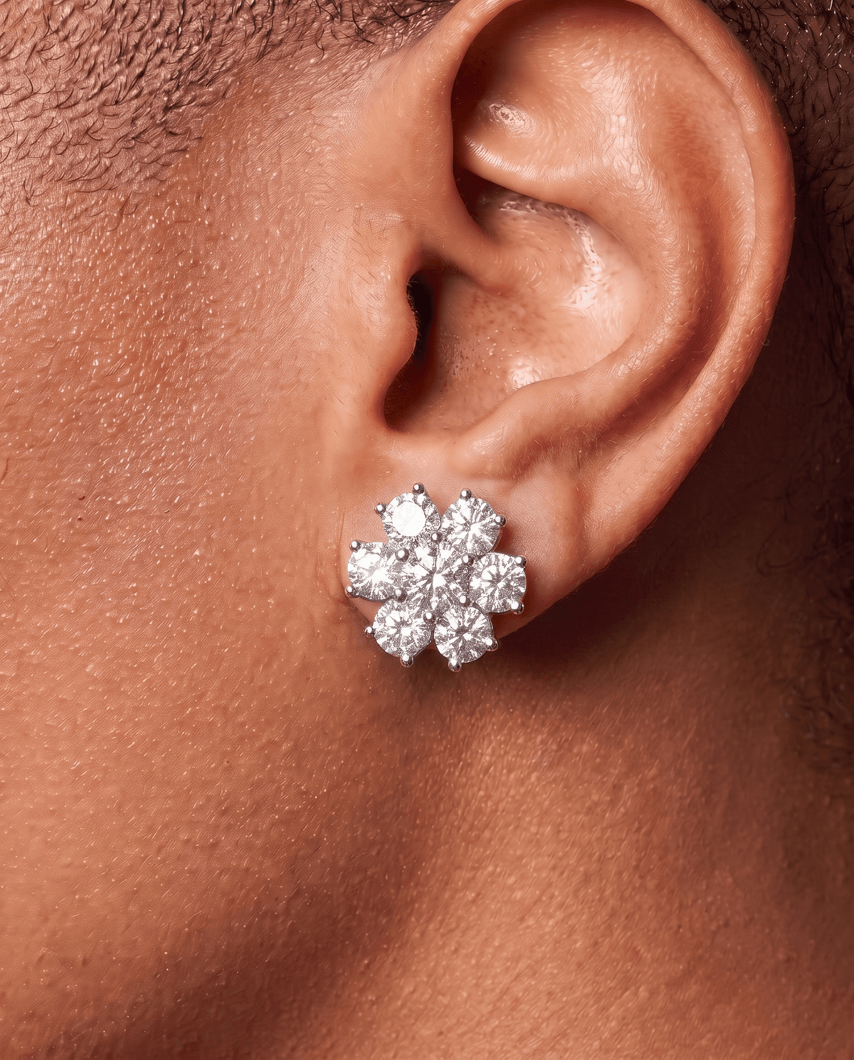MOISSANITE FLOWER STUDS. - Drippy Amsterdam