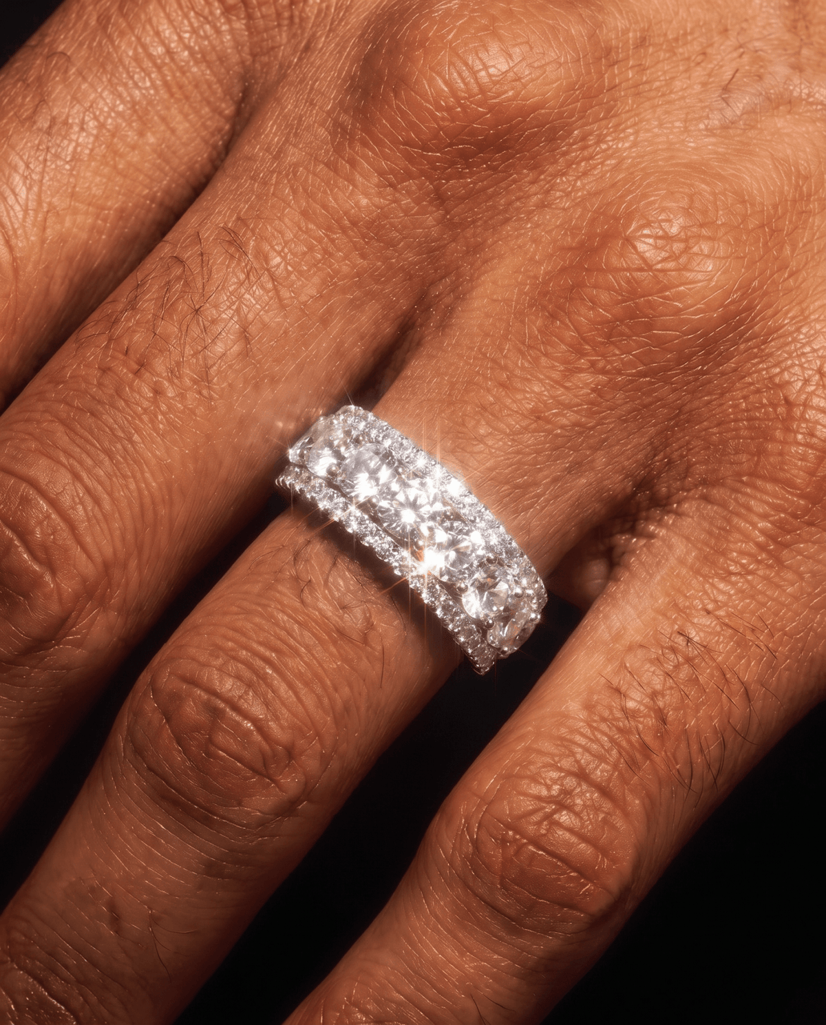 MOISSANITE ICED BAND RING. - Drippy Amsterdam
