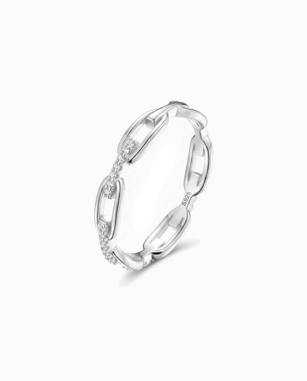 MOISSANITE ICED CHAIN RING.