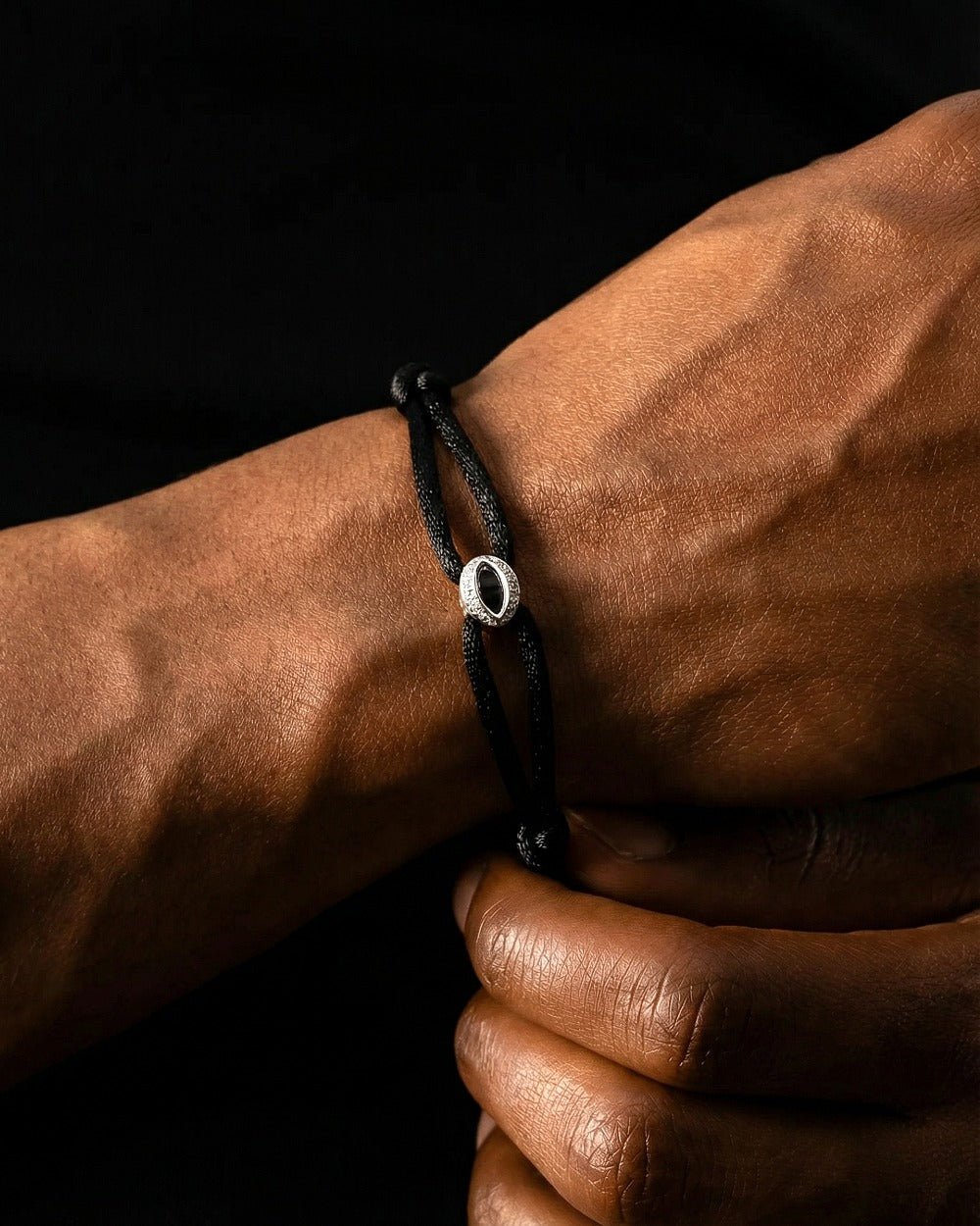 MOISSANITE ICED INFINITY CORD BRACELET. - Drippy Amsterdam