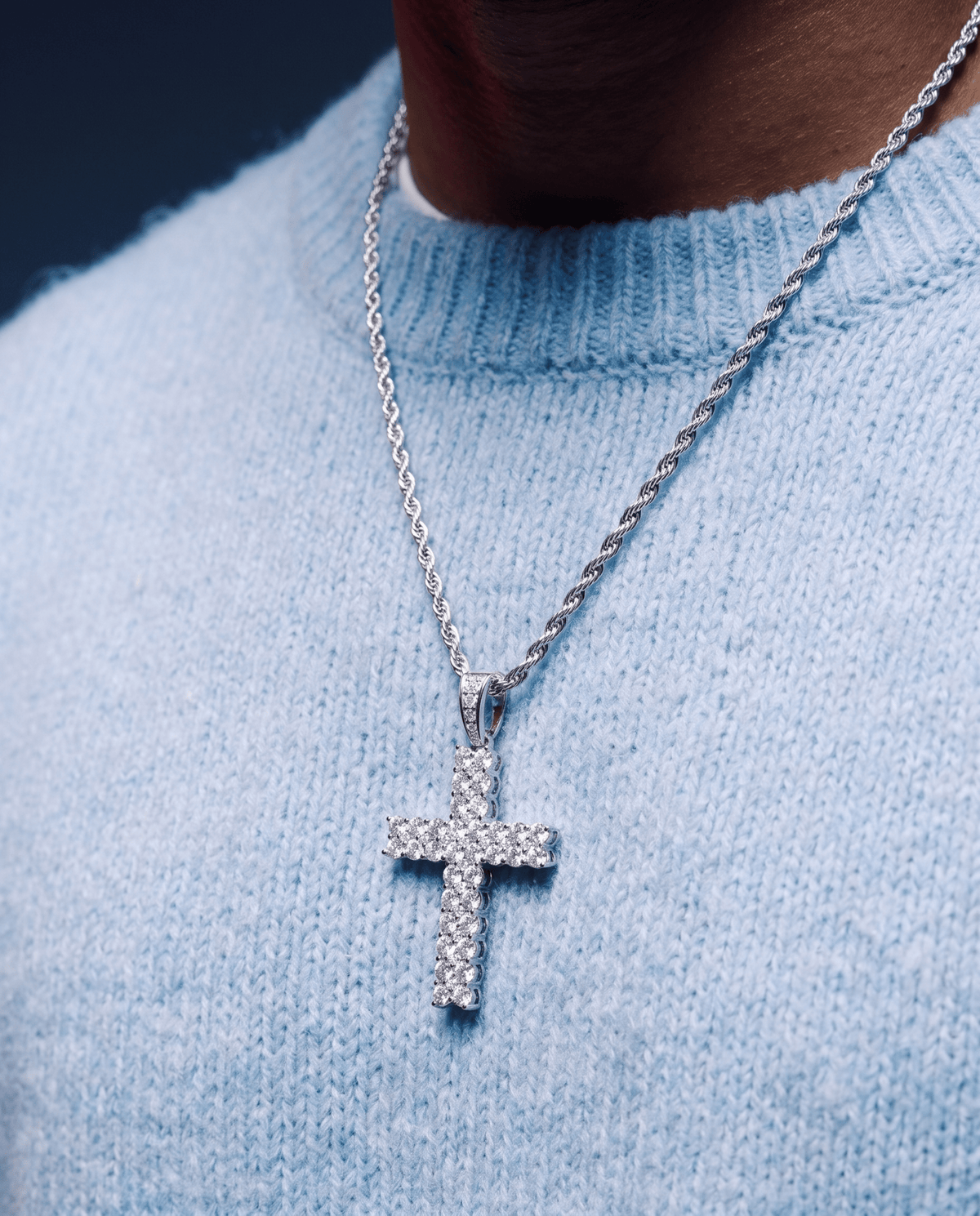 MOISSANITE PAVED CROSS PENDANT. - Drippy Amsterdam