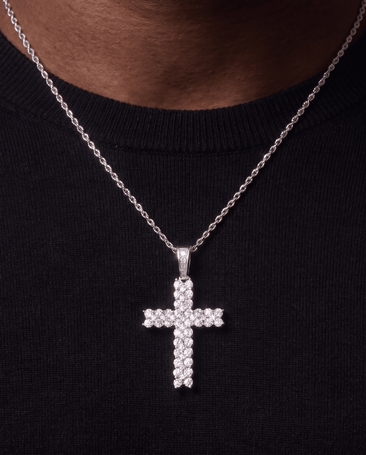 MOISSANITE PAVED CROSS PENDANT. - Drippy Amsterdam