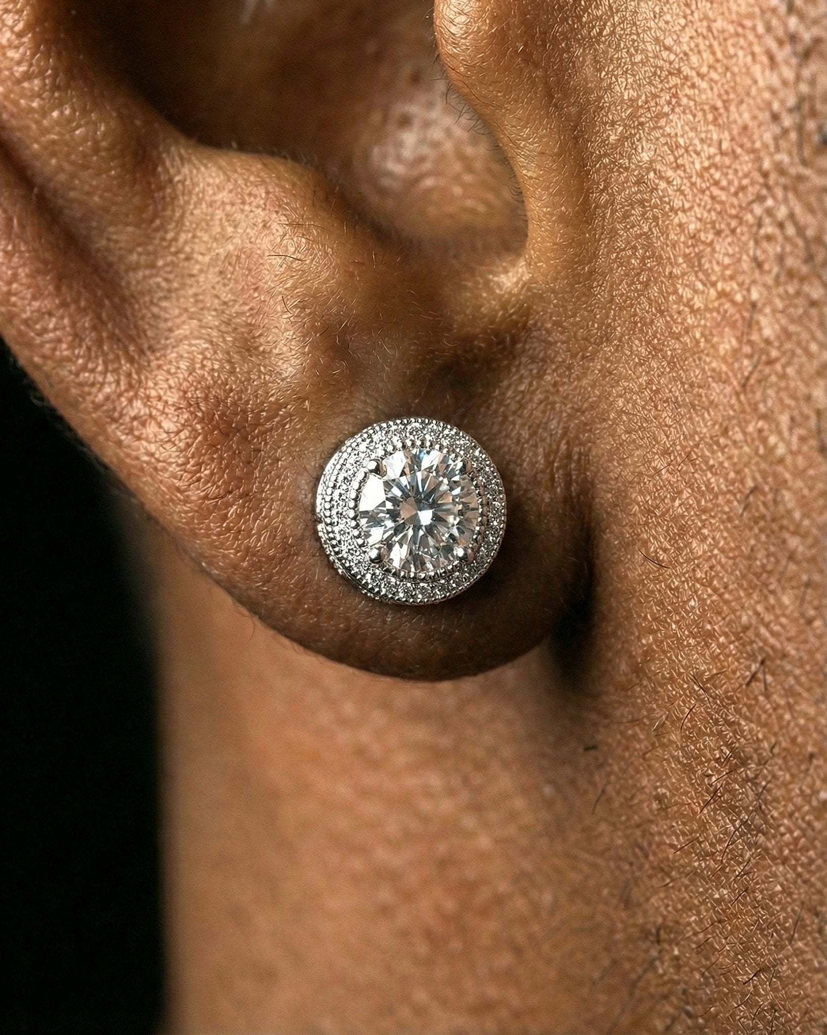 MOISSANITE POPPIN STUDS. - Drippy Amsterdam