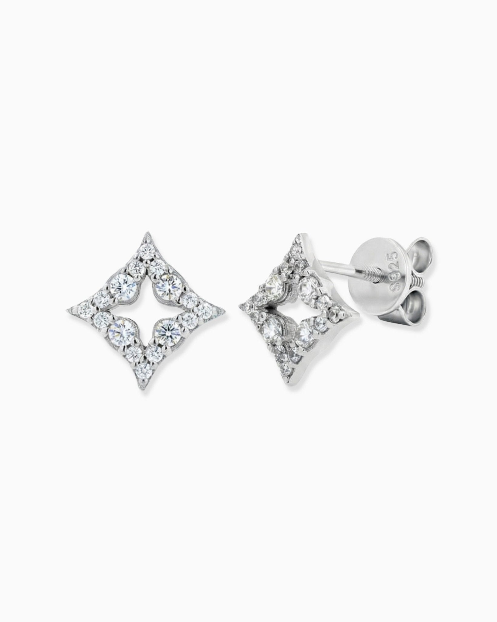 MOISSANITE STAR MOTIF STUDS. - Drippy Amsterdam