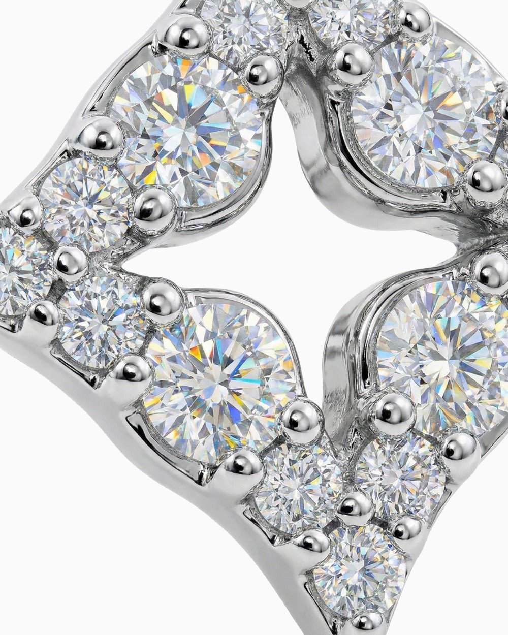 MOISSANITE STAR MOTIF STUDS. - Drippy Amsterdam