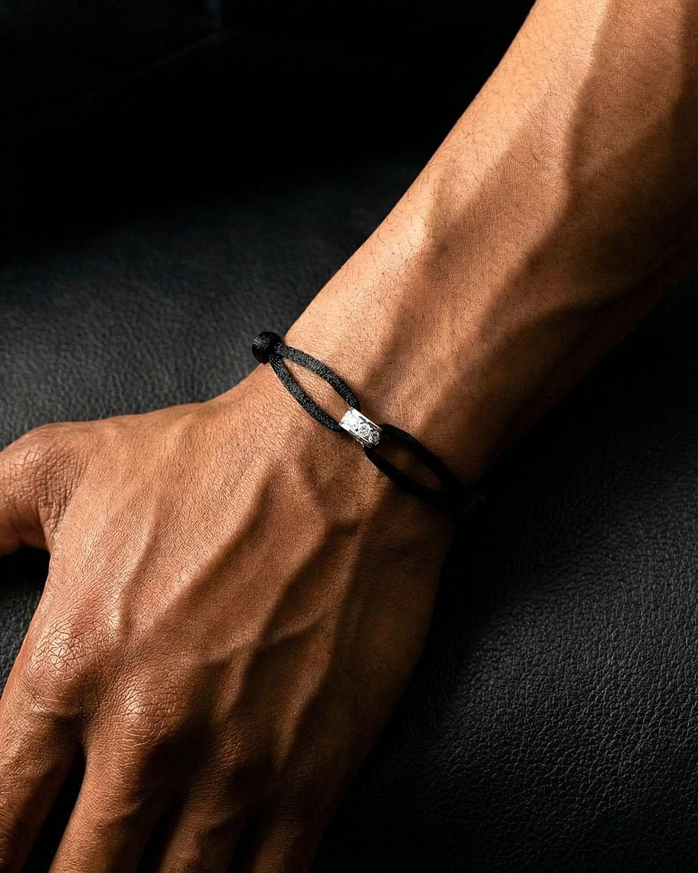 MOISSANITE THICK INFINITY RING CORD BRACELET. - Drippy Amsterdam